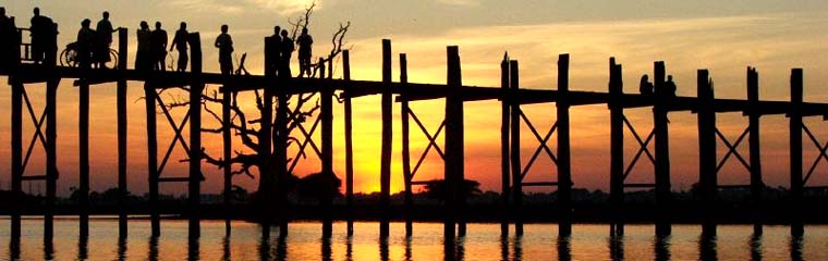 Viaggi Birmania | ponte pedobale ad Amarapura Viaggi Birmania | Amarapura U Bein's Bridge ponte pedonale in tek