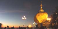 Viaggio Birmania - la Golden Rock di notte